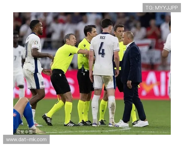 赛后更衣室通道，赖斯与助教争吵画面曝光